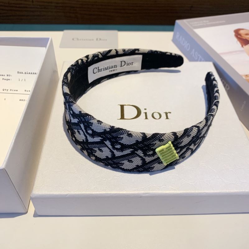 CHRISTIAN DIOR